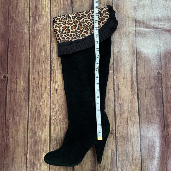 Hot in Hollywood Heeled Boots - Picture 4 of 8